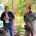Ing. Leonel Cabrera hace entrega de útiles a niños de SDO.