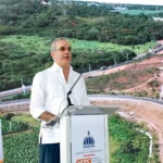 Chicago inaugura recorrido turístico en autobús centrado en la vida del papa León XIV